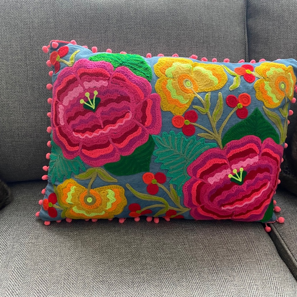 Accent pillow